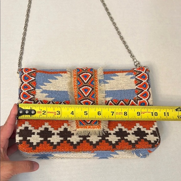 AMERICA & BEYOND GEOMETRIC CHAIN CROSSBODY BAG - Picture 11 of 16